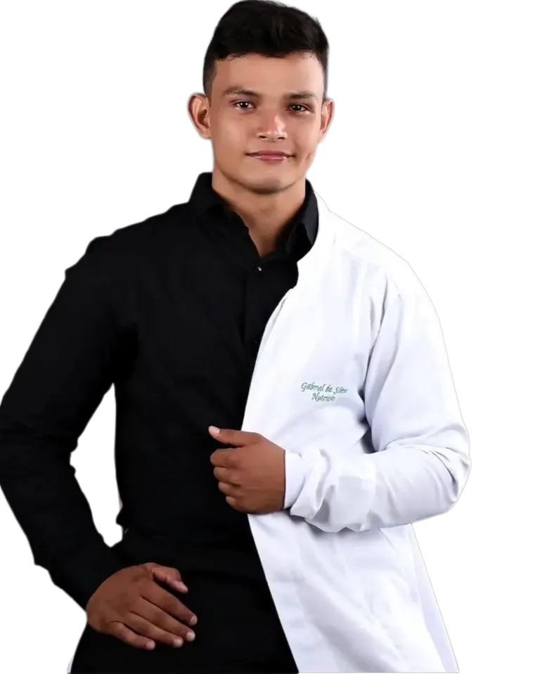 Gabriel: metade camisa preta, metade jaleco branco